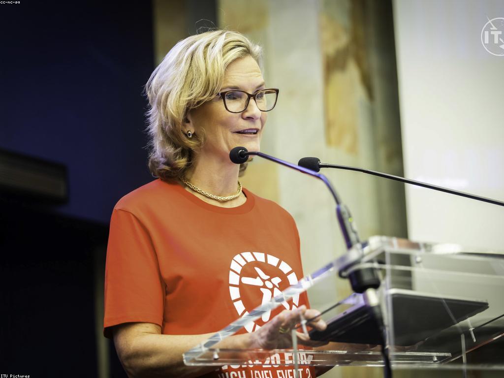 អំពីផលប៉ះពាល់នៃព័ត៌មានថ្មីលើសង្គម